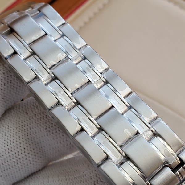 オメガ時計着用イメージ